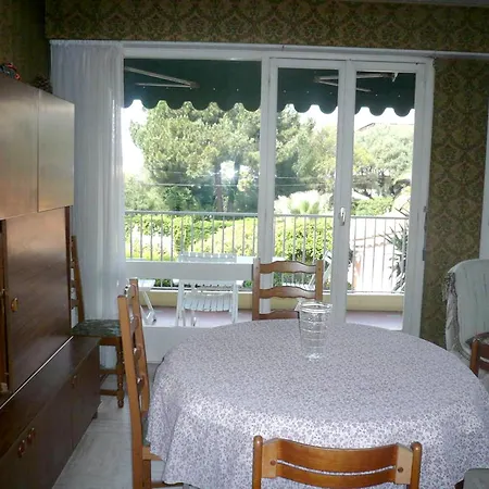 Appartement Spacieux A Juan-Les-Pins 130 M² Avec Vue Sur Le Lac *